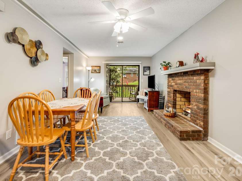 1325 4th Avenue, Hendersonville, NC 28739.  MLS# CAR4399110, YatesRealty ID 35837. 