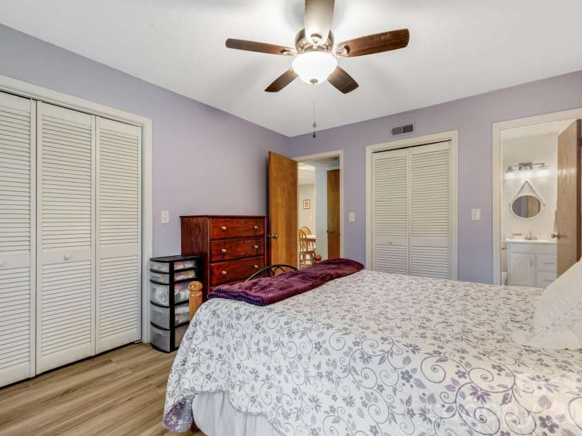 1325 4th Avenue, Hendersonville, NC 28739.  MLS# CAR4399110, YatesRealty ID 35837. 