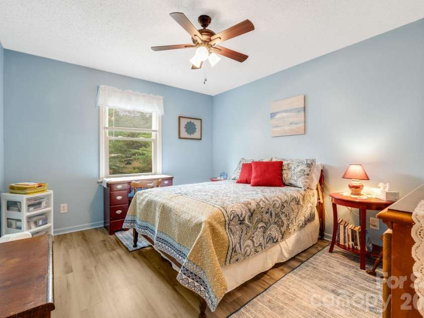 1325 4th Avenue, Hendersonville, NC 28739.  MLS# CAR4399110, YatesRealty ID 35837. 