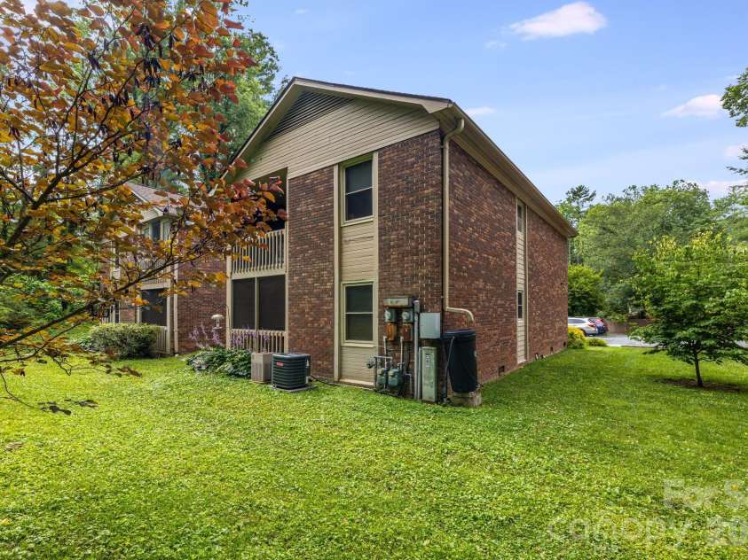 1325 4th Avenue, Hendersonville, NC 28739.  MLS# CAR4399110, YatesRealty ID 35837. 