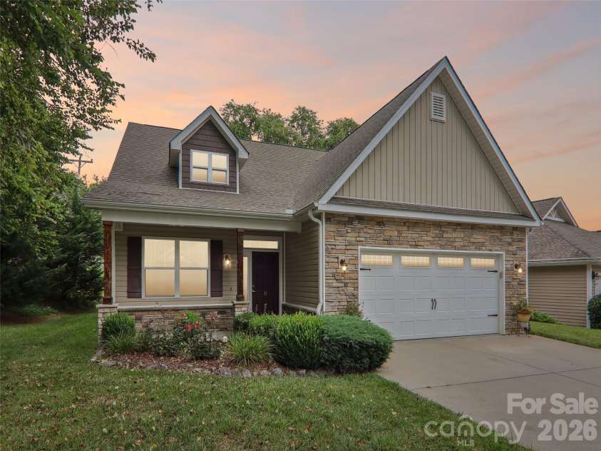 11 Eagle Pointe Way, Flat Rock, NC 28731.  MLS# CAR4401668, YatesRealty ID 35838. 