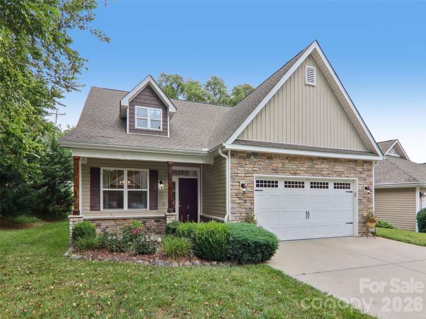 11 Eagle Pointe Way, Flat Rock, NC 28731.  MLS# CAR4401668, YatesRealty ID 35838. 