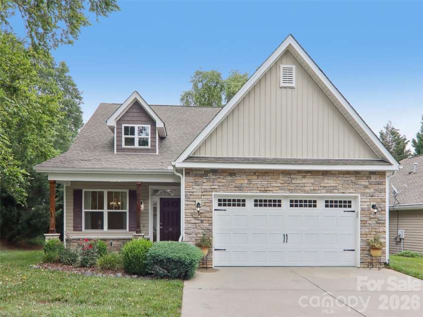 11 Eagle Pointe Way, Flat Rock, NC 28731.  MLS# CAR4401668, YatesRealty ID 35838. 
