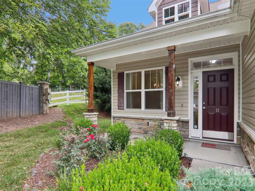 11 Eagle Pointe Way, Flat Rock, NC 28731.  MLS# CAR4401668, YatesRealty ID 35838. 