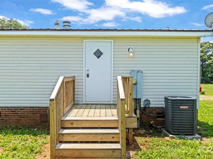 1133 Lynn Lane, Catawba, NC 28609.  MLS# CAR4275480, YatesRealty ID 3584. View from the back staircase