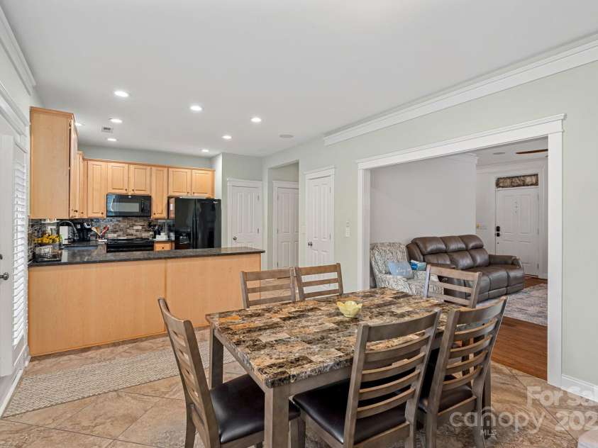 16504 Knox Run Road, Huntersville, NC 28078.  MLS# CAR4228827, YatesRealty ID 3584. 