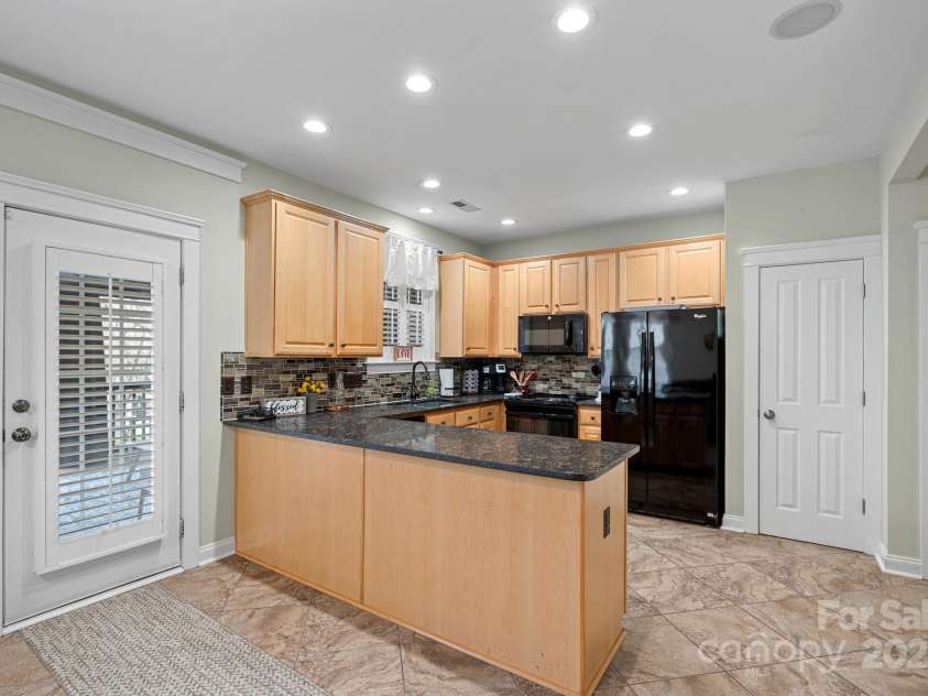 16504 Knox Run Road, Huntersville, NC 28078.  MLS# CAR4228827, YatesRealty ID 3584. 