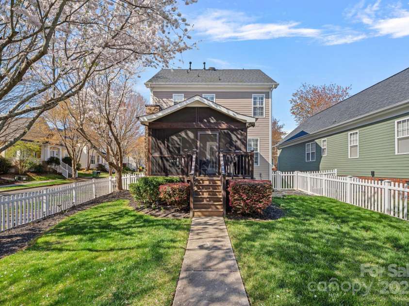 16504 Knox Run Road, Huntersville, NC 28078.  MLS# CAR4228827, YatesRealty ID 3584. 