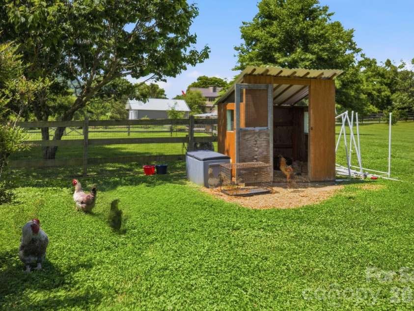114 Cane Creek Ranch Drive, Fletcher, NC 28732.  MLS# CAR4395203, YatesRealty ID 35841. Chicken coop