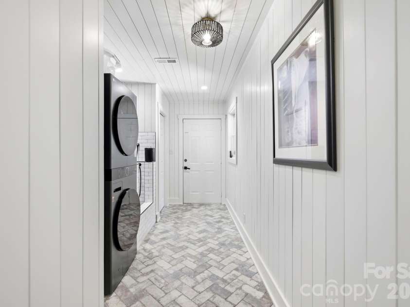 114 Cane Creek Ranch Drive, Fletcher, NC 28732.  MLS# CAR4395203, YatesRealty ID 35841. Laundry