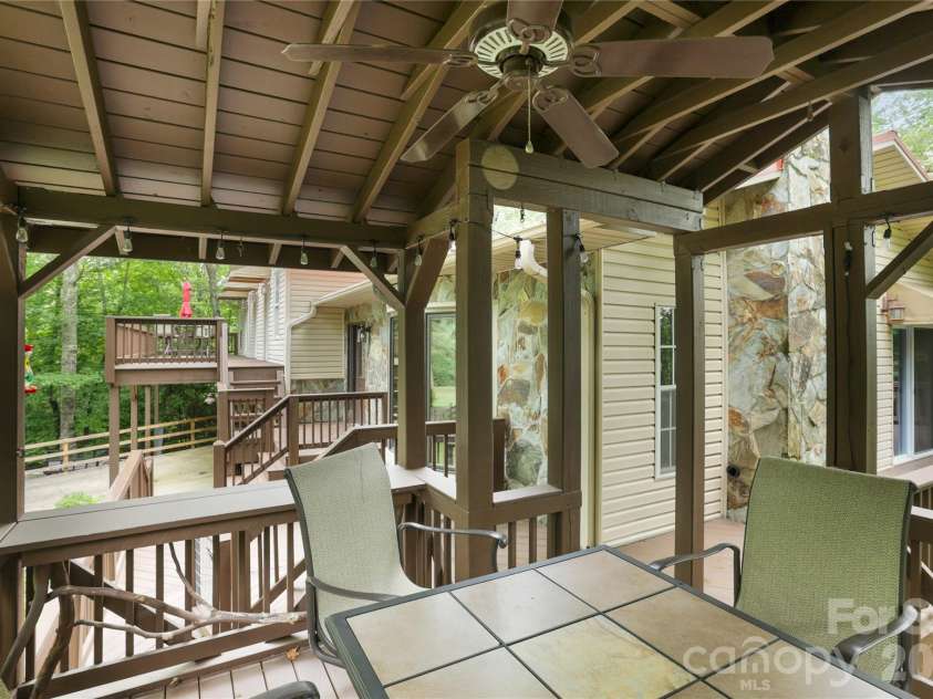 154 Hondah Boulevard, Brevard, NC 28712.  MLS# CAR4401887, YatesRealty ID 35842. 