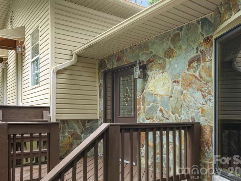 154 Hondah Boulevard, Brevard, NC 28712.  MLS# CAR4401887, YatesRealty ID 35842. 