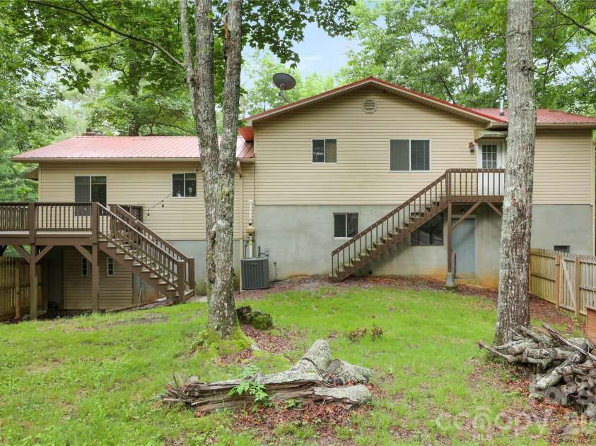 154 Hondah Boulevard, Brevard, NC 28712.  MLS# CAR4401887, YatesRealty ID 35842. 
