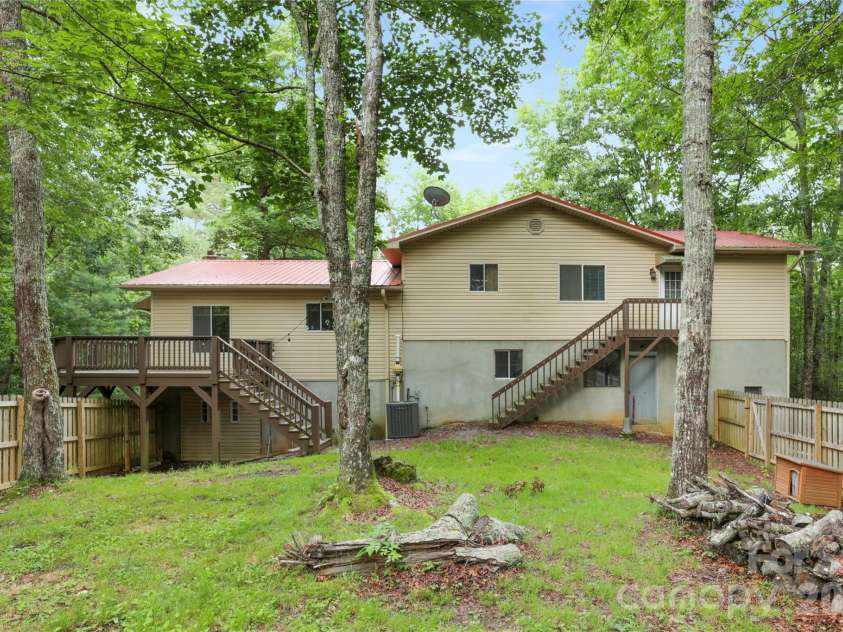 154 Hondah Boulevard, Brevard, NC 28712.  MLS# CAR4401887, YatesRealty ID 35842. 