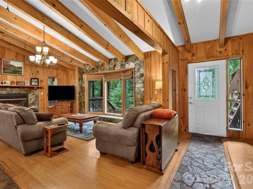 154 Hondah Boulevard, Brevard, NC 28712.  MLS# CAR4401887, YatesRealty ID 35842. 