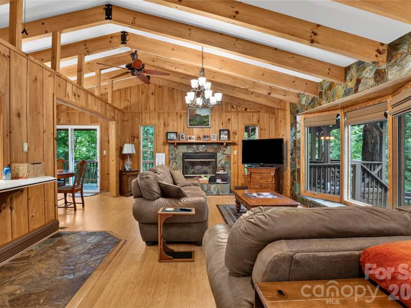 154 Hondah Boulevard, Brevard, NC 28712.  MLS# CAR4401887, YatesRealty ID 35842. 