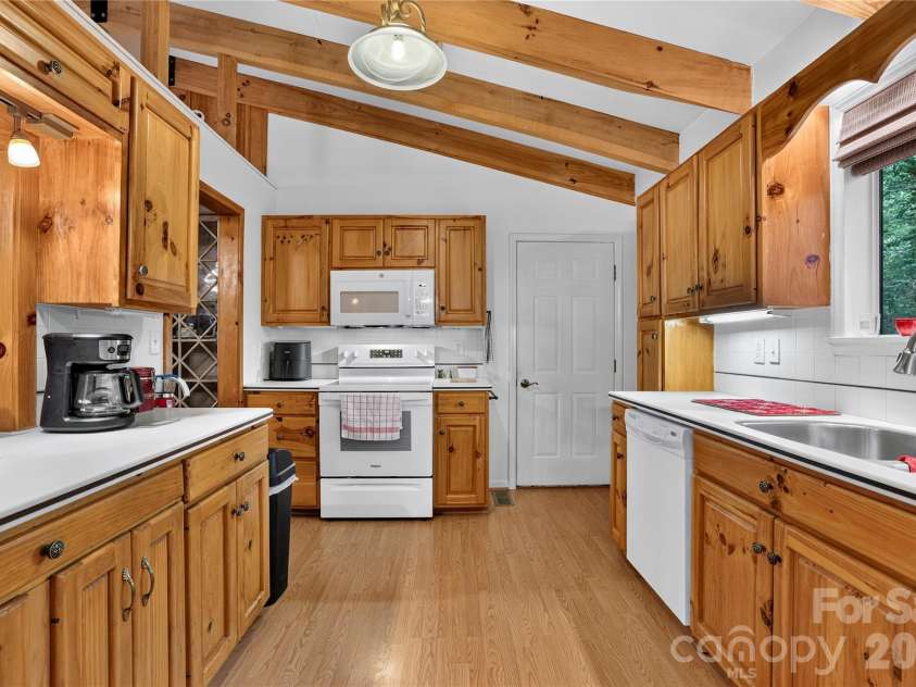 154 Hondah Boulevard, Brevard, NC 28712.  MLS# CAR4401887, YatesRealty ID 35842. 