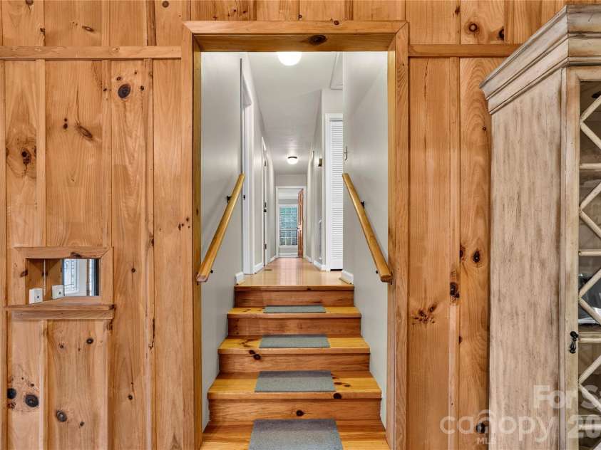 154 Hondah Boulevard, Brevard, NC 28712.  MLS# CAR4401887, YatesRealty ID 35842. 