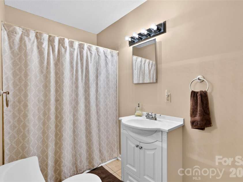 154 Hondah Boulevard, Brevard, NC 28712.  MLS# CAR4401887, YatesRealty ID 35842. 