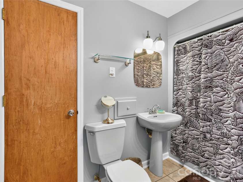 154 Hondah Boulevard, Brevard, NC 28712.  MLS# CAR4401887, YatesRealty ID 35842. 