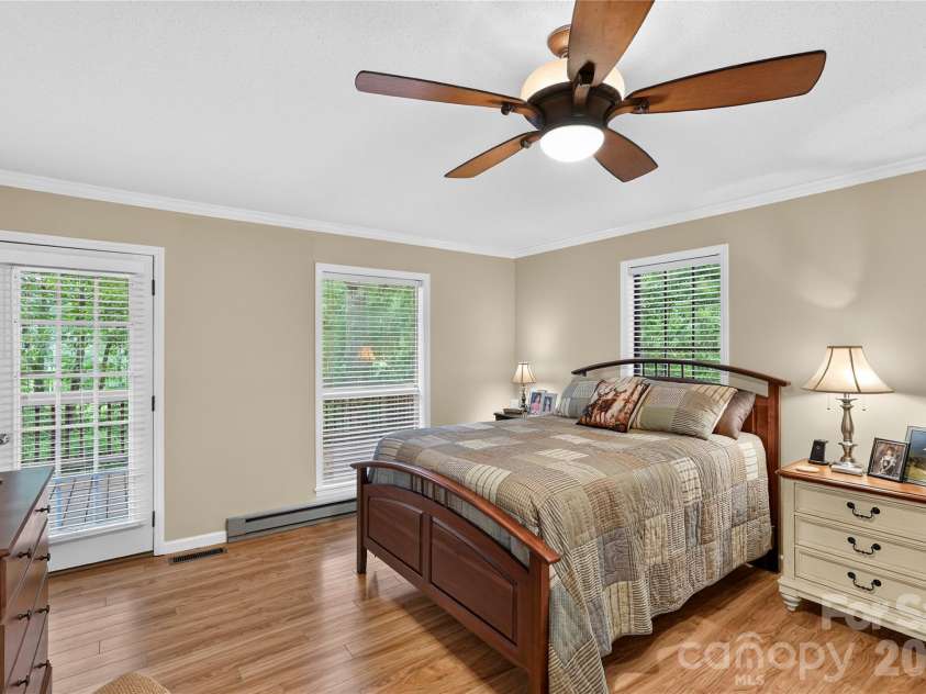 154 Hondah Boulevard, Brevard, NC 28712.  MLS# CAR4401887, YatesRealty ID 35842. 