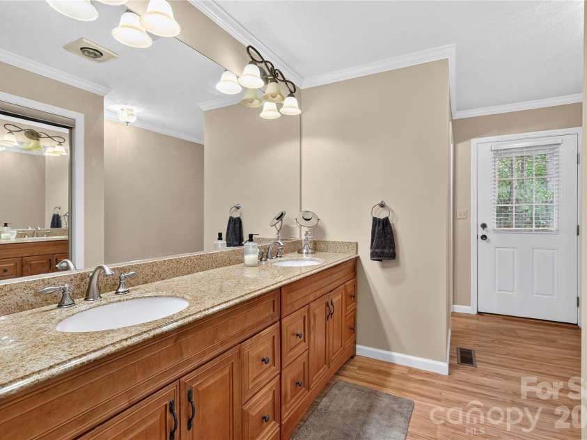 154 Hondah Boulevard, Brevard, NC 28712.  MLS# CAR4401887, YatesRealty ID 35842. 