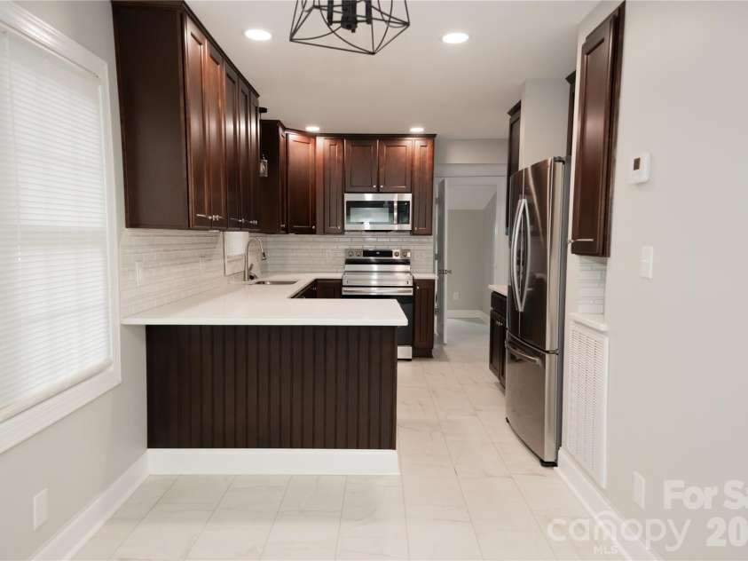 1215 Fourth Avenue, Gastonia, NC 28052.  MLS# CAR4385031, YatesRealty ID 35843. 