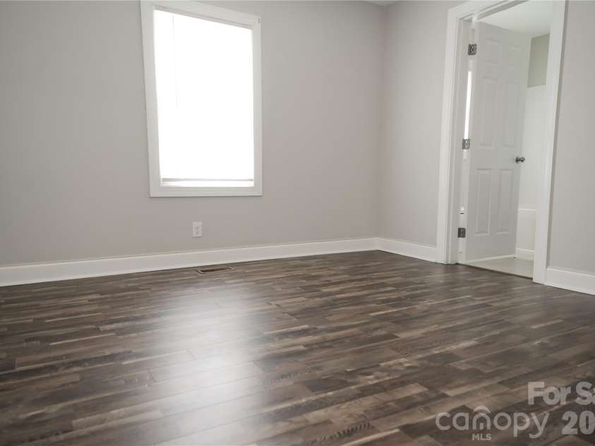 1215 Fourth Avenue, Gastonia, NC 28052.  MLS# CAR4385031, YatesRealty ID 35843. 