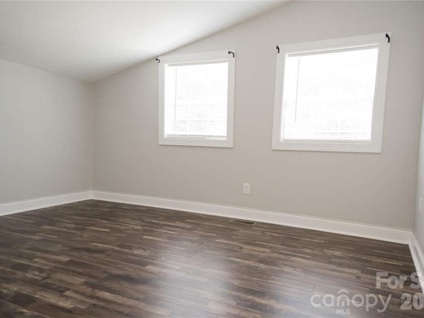 1215 Fourth Avenue, Gastonia, NC 28052.  MLS# CAR4385031, YatesRealty ID 35843. 
