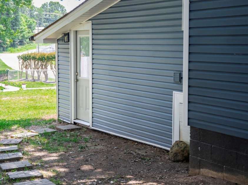 1215 Fourth Avenue, Gastonia, NC 28052.  MLS# CAR4385031, YatesRealty ID 35843. 