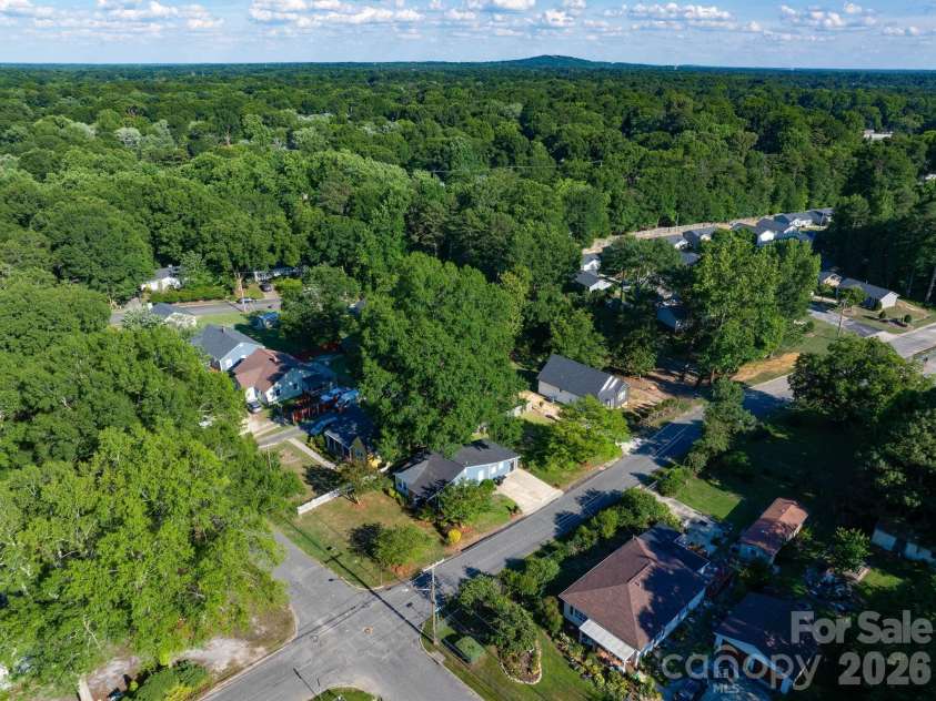 1215 Fourth Avenue, Gastonia, NC 28052.  MLS# CAR4385031, YatesRealty ID 35843. 