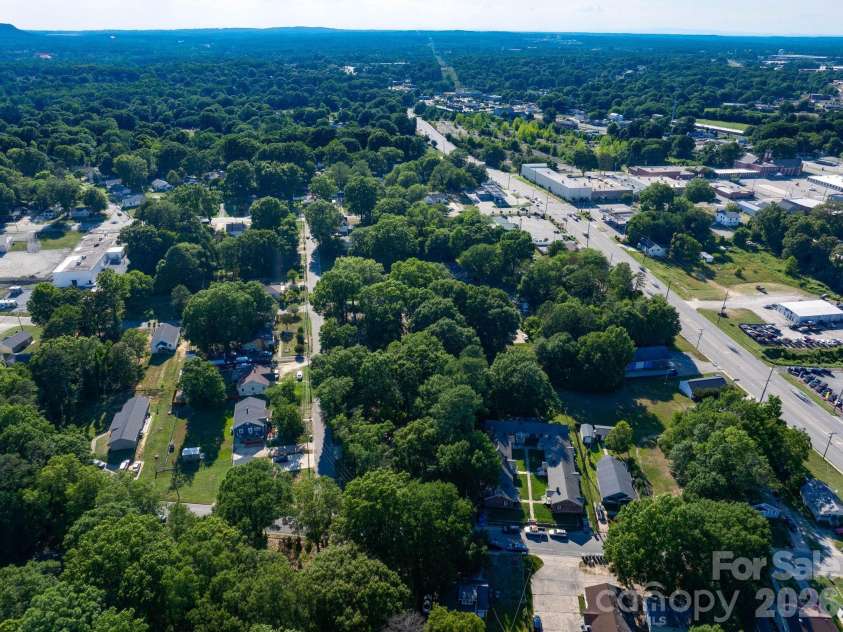 1215 Fourth Avenue, Gastonia, NC 28052.  MLS# CAR4385031, YatesRealty ID 35843. 