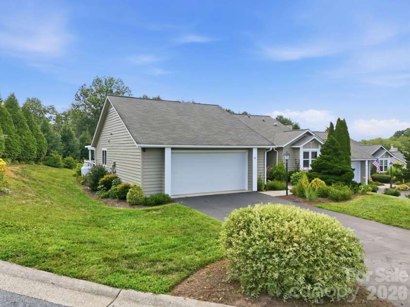 41 Cedarcliff Circle, Asheville, NC 28803.  MLS# CAR4399583, YatesRealty ID 35844. 