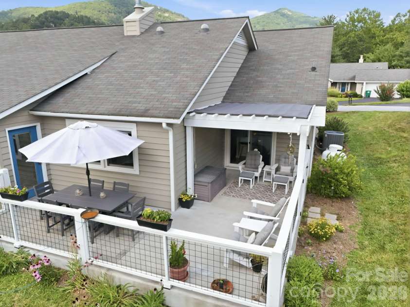 41 Cedarcliff Circle, Asheville, NC 28803.  MLS# CAR4399583, YatesRealty ID 35844. 