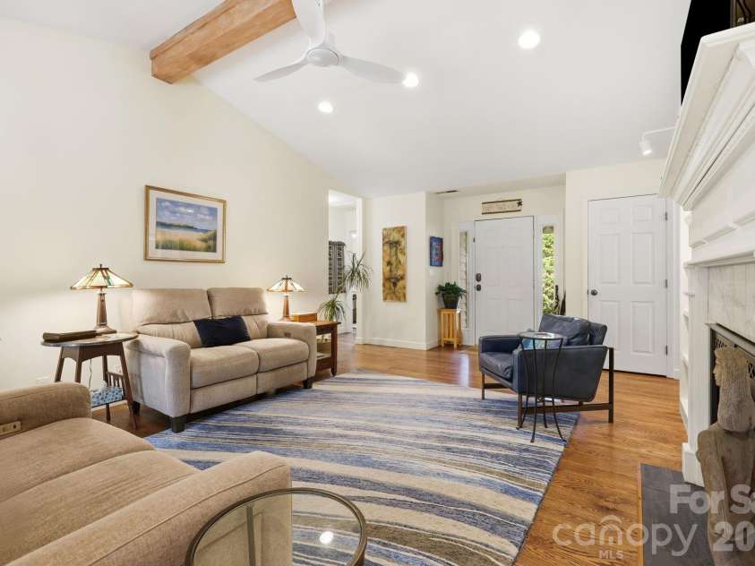 41 Cedarcliff Circle, Asheville, NC 28803.  MLS# CAR4399583, YatesRealty ID 35844. 