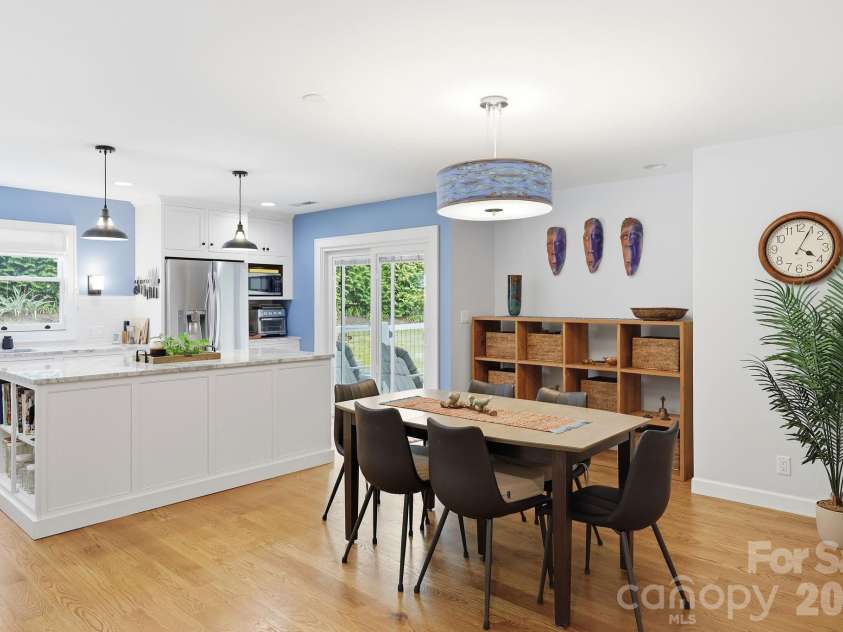 41 Cedarcliff Circle, Asheville, NC 28803.  MLS# CAR4399583, YatesRealty ID 35844. 