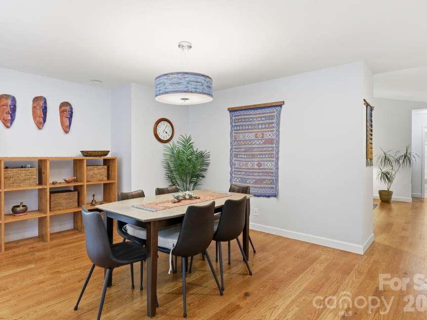 41 Cedarcliff Circle, Asheville, NC 28803.  MLS# CAR4399583, YatesRealty ID 35844. 