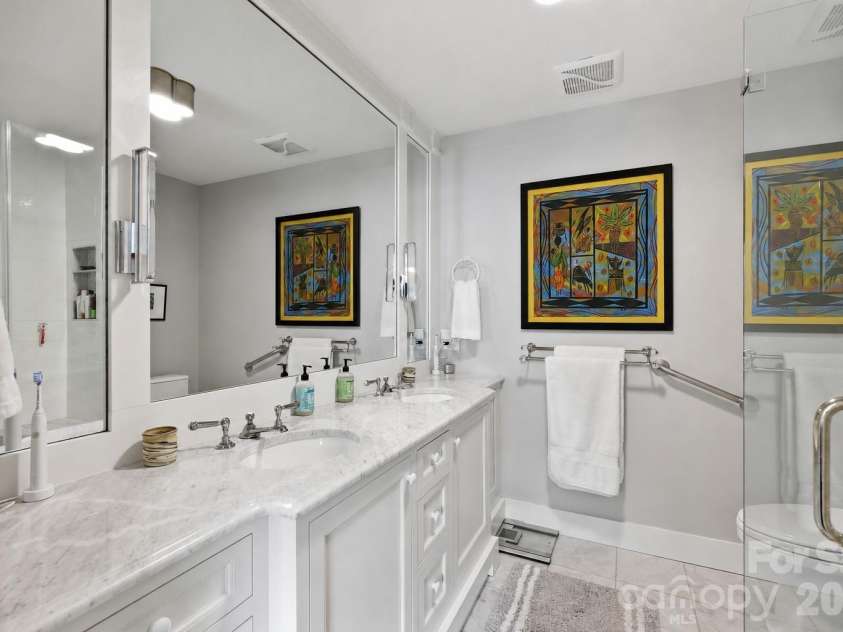 41 Cedarcliff Circle, Asheville, NC 28803.  MLS# CAR4399583, YatesRealty ID 35844. 