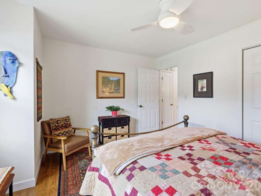 41 Cedarcliff Circle, Asheville, NC 28803.  MLS# CAR4399583, YatesRealty ID 35844. 