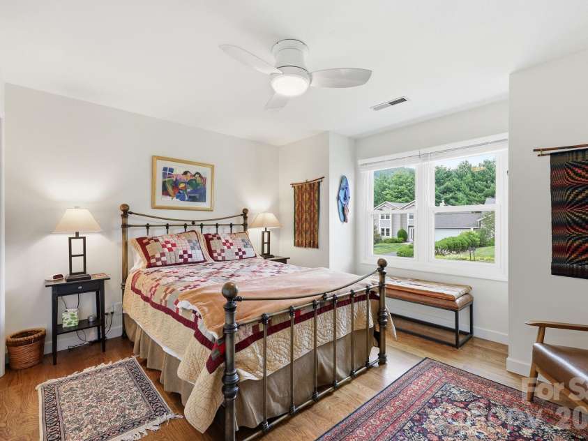 41 Cedarcliff Circle, Asheville, NC 28803.  MLS# CAR4399583, YatesRealty ID 35844. 