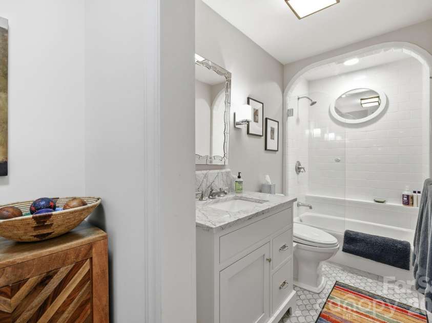 41 Cedarcliff Circle, Asheville, NC 28803.  MLS# CAR4399583, YatesRealty ID 35844. 