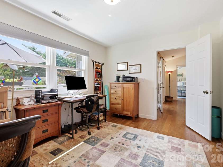 41 Cedarcliff Circle, Asheville, NC 28803.  MLS# CAR4399583, YatesRealty ID 35844. 