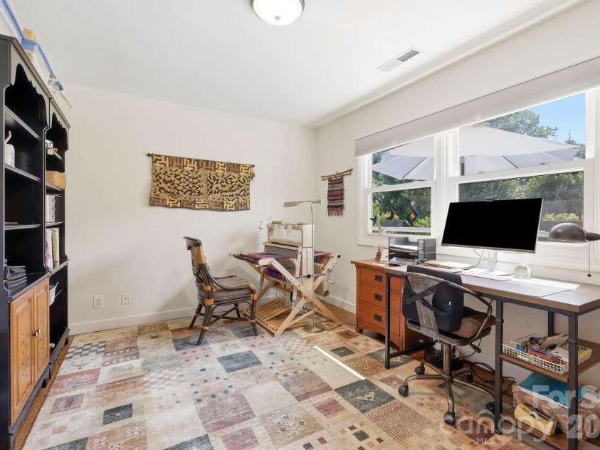 41 Cedarcliff Circle, Asheville, NC 28803.  MLS# CAR4399583, YatesRealty ID 35844. 