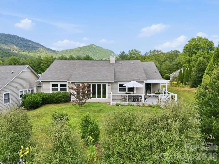 41 Cedarcliff Circle, Asheville, NC 28803.  MLS# CAR4399583, YatesRealty ID 35844. 