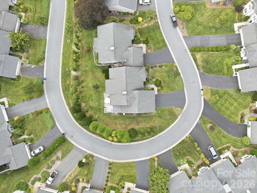 41 Cedarcliff Circle, Asheville, NC 28803.  MLS# CAR4399583, YatesRealty ID 35844. 