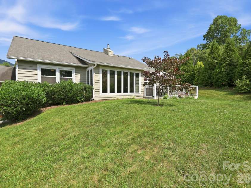 41 Cedarcliff Circle, Asheville, NC 28803.  MLS# CAR4399583, YatesRealty ID 35844. 