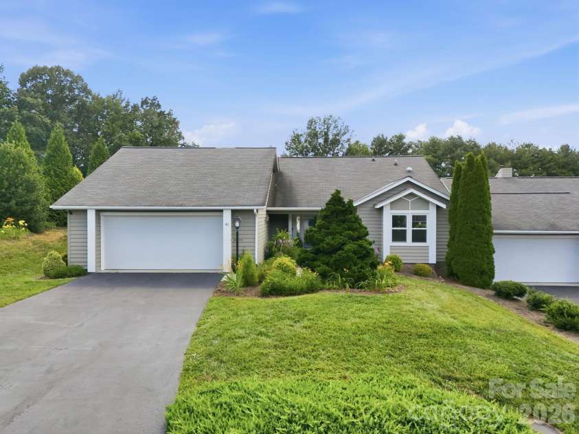 41 Cedarcliff Circle, Asheville, NC 28803.  MLS# CAR4399583, YatesRealty ID 35844. 