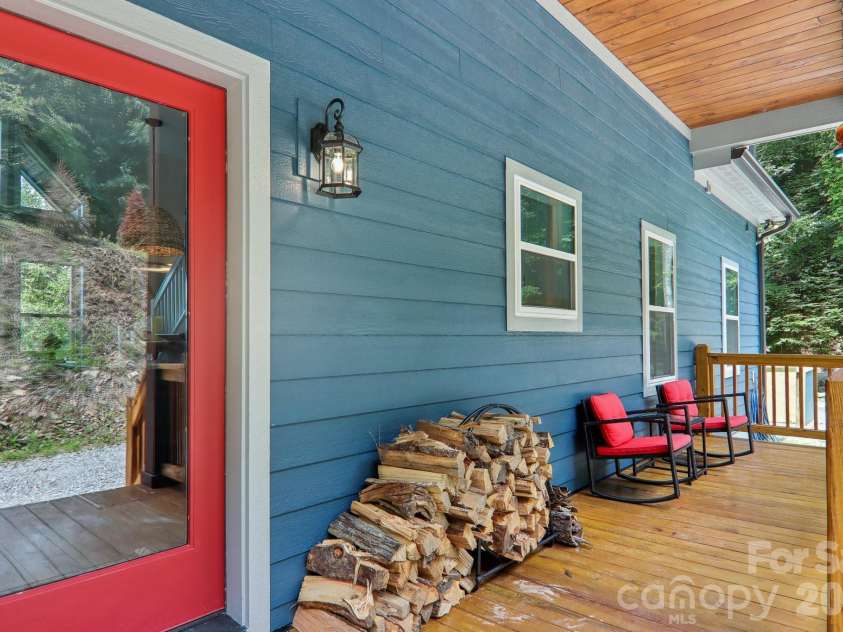 1105 Falls View Drive, Bryson City, NC 28713.  MLS# CAR4387193, YatesRealty ID 35845. 