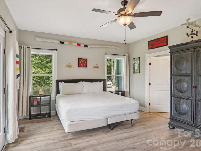 1105 Falls View Drive, Bryson City, NC 28713.  MLS# CAR4387193, YatesRealty ID 35845. 