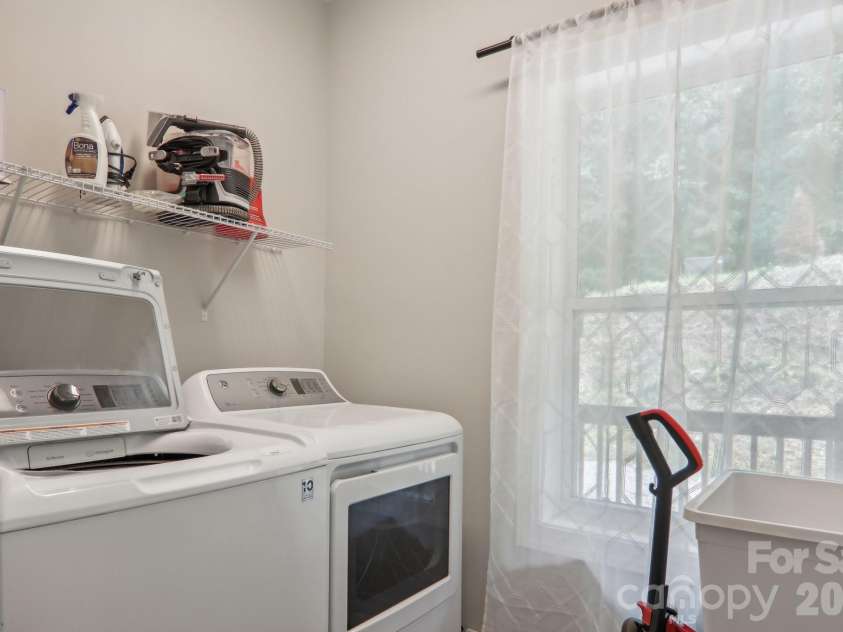 1105 Falls View Drive, Bryson City, NC 28713.  MLS# CAR4387193, YatesRealty ID 35845. 